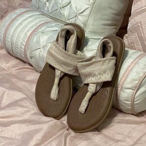 Sanuk Yoga Mat sandals gently worn
